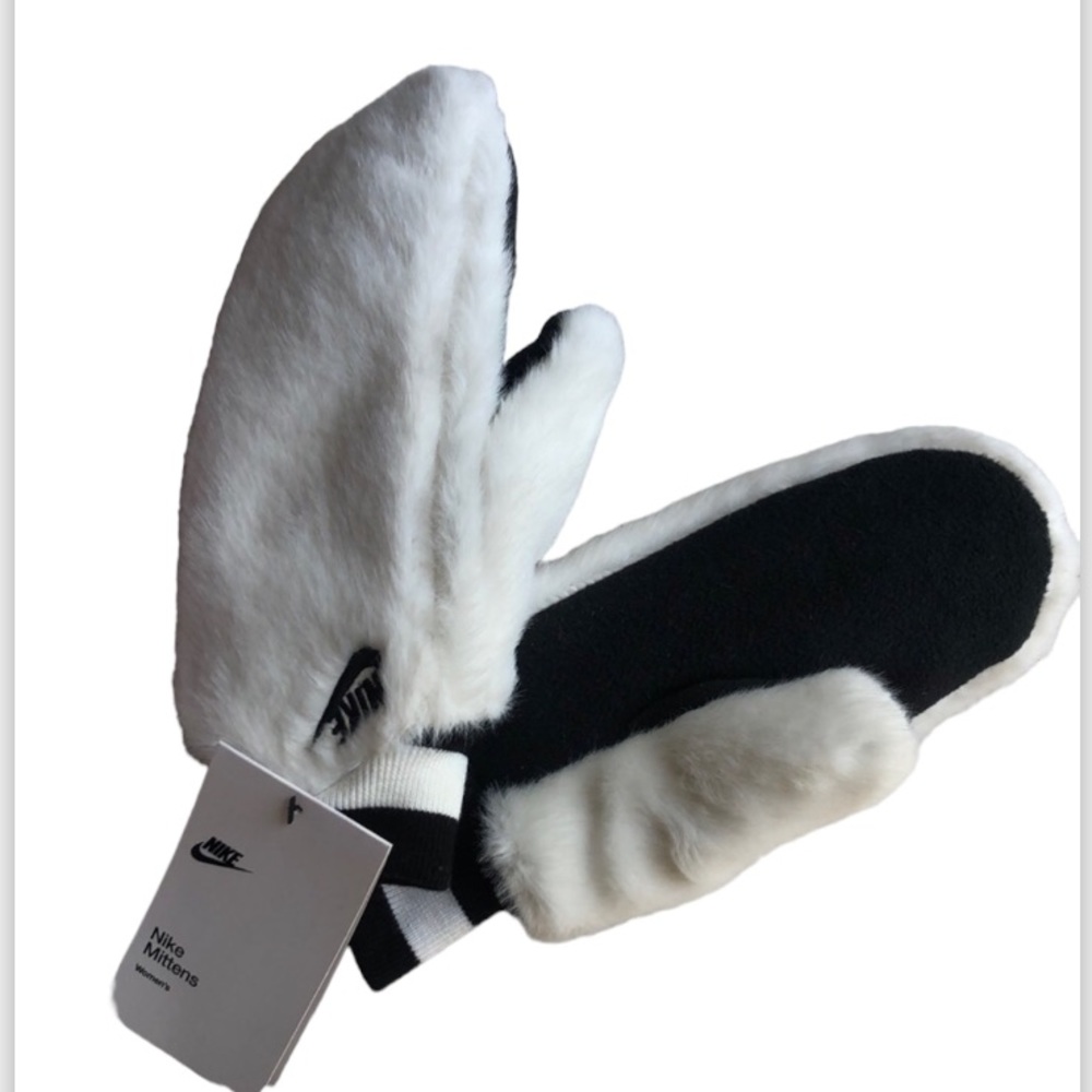 Women’s Nike Faux Fur White Mittens